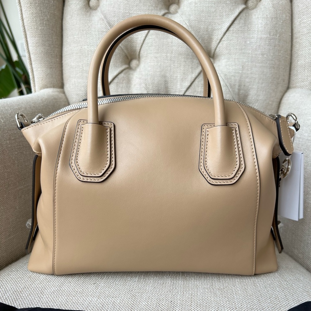Authentic Brand New Givenchy Soft Antigona bag, small size - Picture 4 of 16